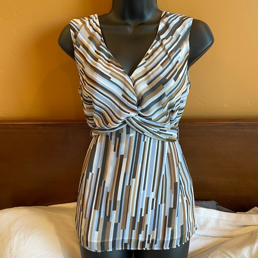 Women’s olive & Claire top blouse size small